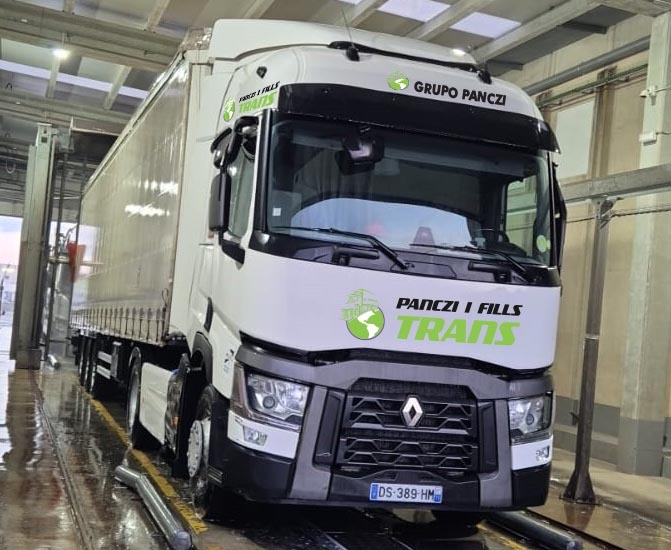 Especialistas en transporte agrícola, industrial y para hostelería